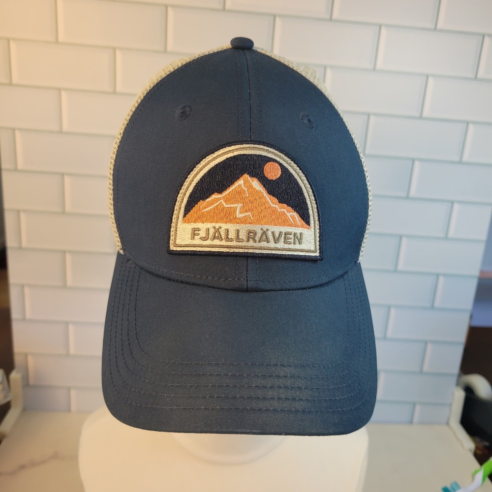 Fjallraven Langtradarkeps Navy Blue Mountain Patch Trucker Hat Snapback Cap